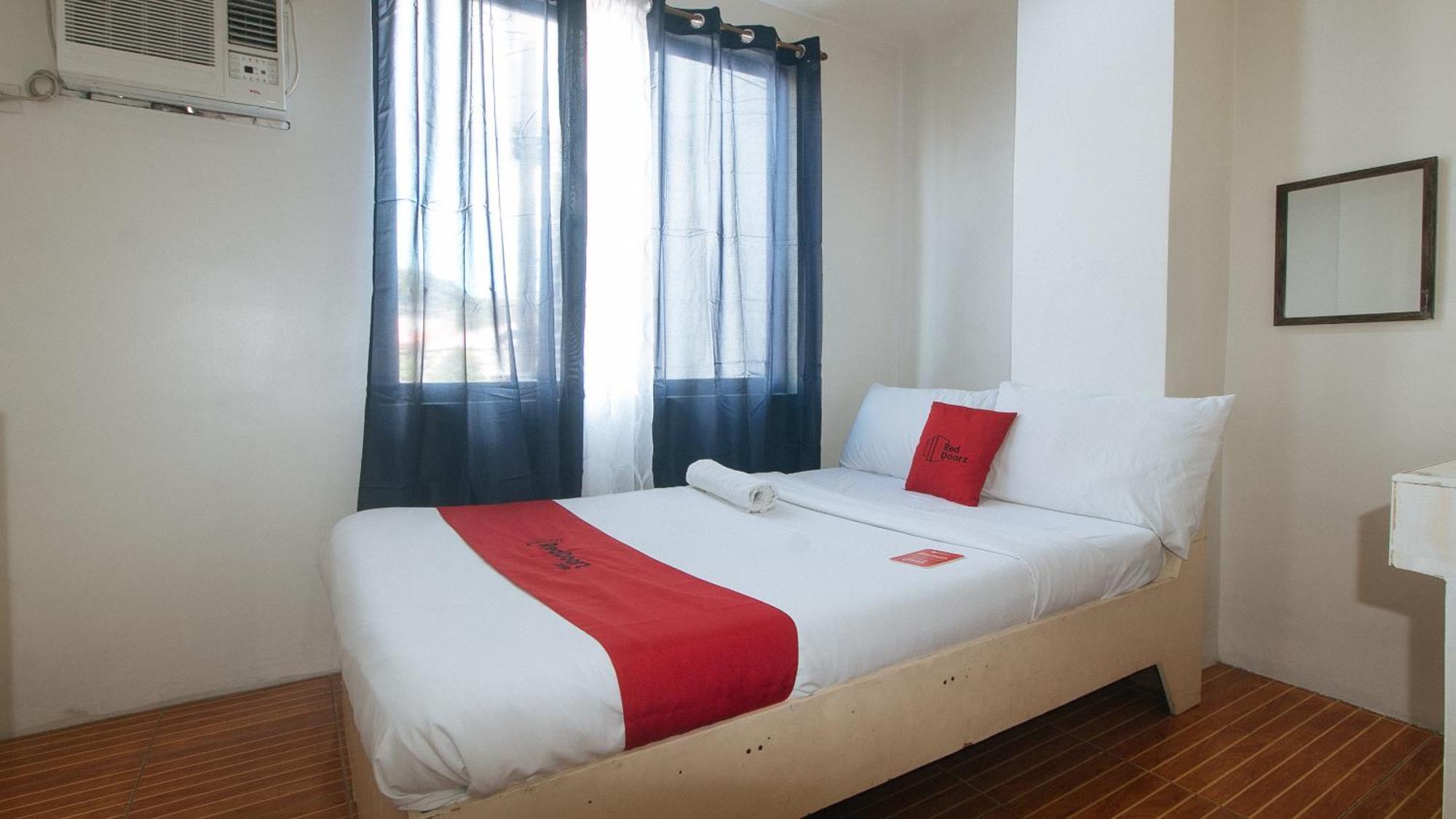 Reddoorz At Goldentown Hotel Davao City מראה חיצוני תמונה