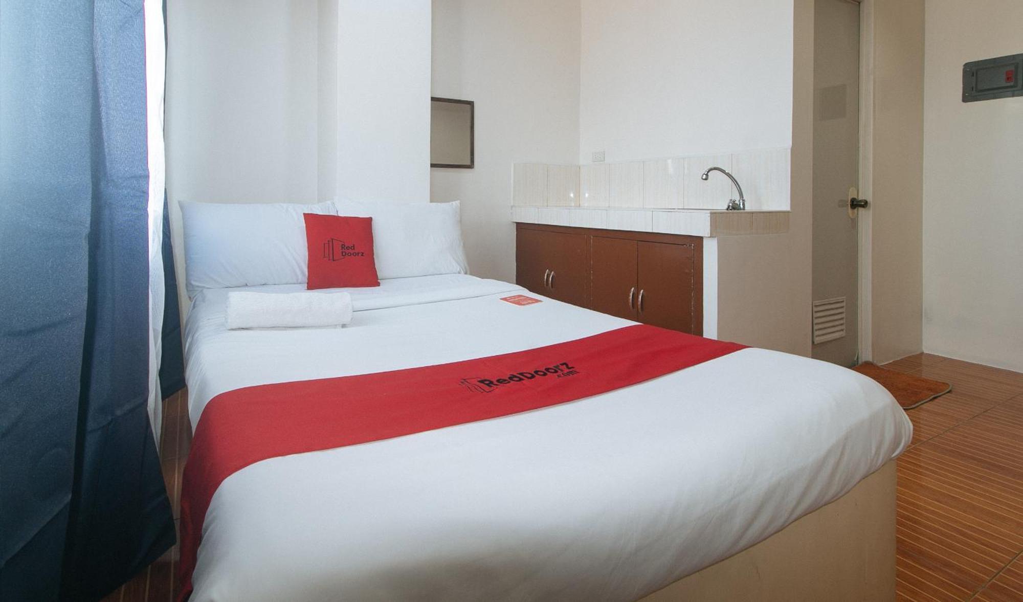 Reddoorz At Goldentown Hotel Davao City מראה חיצוני תמונה